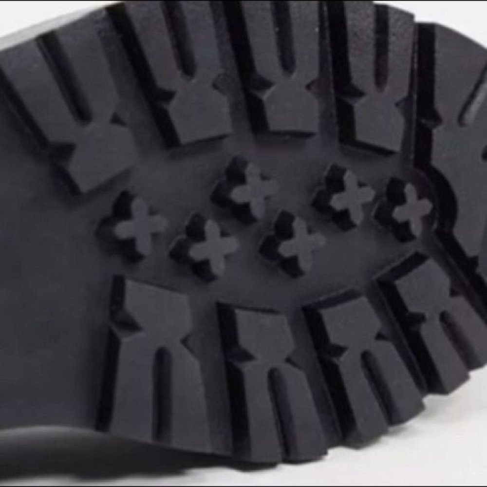 !! NEW !! Chunky Lug Sole Chelsea Rain Boots in Black Shine - Picture 5 of 5